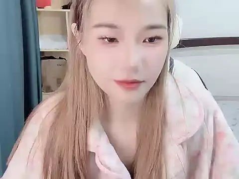 Snapshot of W-Sunflower chatting on November 14, 2025, 2:16 pm W-Sunflower online show from November 14, 2025, 2:16 pm