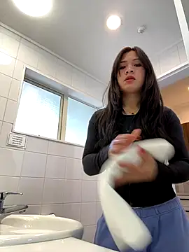 ZoeyJohnson online show from October 26, 2025, 1:11 am