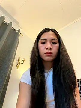 ZoeyJohnson online show from November 25, 2025, 6:13 am