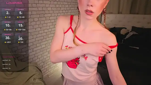 KarenSmitht online show from October 26, 2025, 4:02 pm