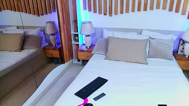 Snapshot of DesireeKeys chatting on October 17, 2025, 3:53 am DesireeKeys online show from October 17, 2025, 3:53 am