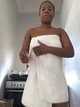 LeehXXY online show from November 11, 2025, 1:55 pm