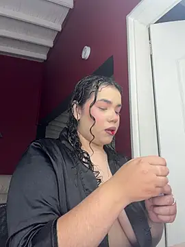 krisstenSantos online show from December 17, 2025, 12:55 pm