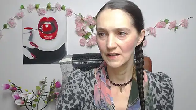 TayaFinch online show from November 29, 2025, 1:14 pm