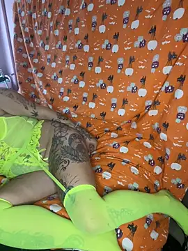 Snapshot of DIRTY_PAISLEY_X chatting on October 12, 2025, 2:27 pm DIRTY PAISLEY X online show from October 12, 2025, 2:27 pm