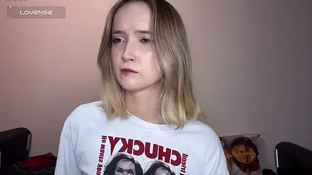 Snapshot of SoftcoreAlly chatting on October 14, 2025, 4:19 pm SoftcoreAlly online show from October 14, 2025, 4:19 pm