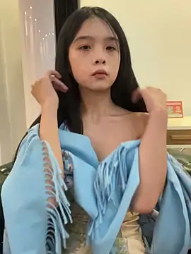 qiqi x online show from December 22, 2025, 4:04 pm