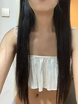 qiqi x online show from July 4, 2026, 1:17 pm
