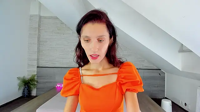 skinnystar  online show from October 15, 2025, 4:12 am