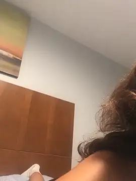 juiicy001 online show from November 9, 2025, 10:35 am