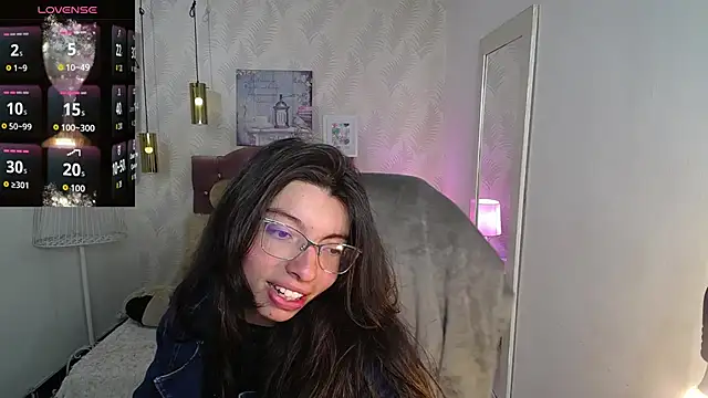 alllyson  online show from November 6, 2025, 7:59 pm