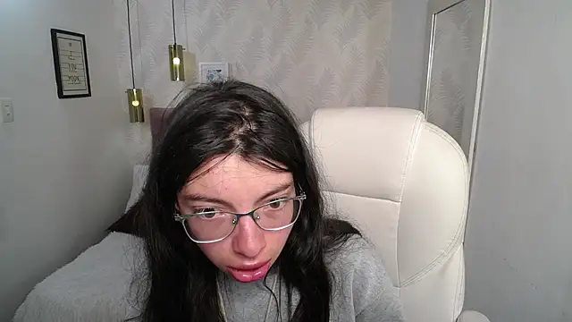 alllyson  online show from January 9, 2026, 7:37 pm