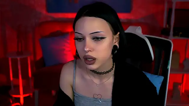 Snapshot of MiaCain chatting on September 19, 2025, 1:01 pm MiaCain online show from September 19, 2025, 1:01 pm
