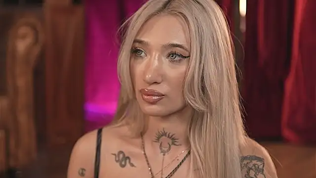 SiennaJayden online show from June 25, 2026, 8:35 pm