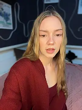 MilaMoone online show from March 31, 2026, 10:48 am