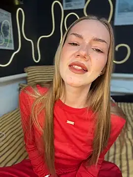 MilaMoone online show from May 25, 2026, 11:16 am