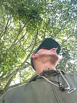 Snapshot of Bottz777 chatting on November 12, 2025, 11:10 am Bottz777 online show from November 12, 2025, 11:10 am