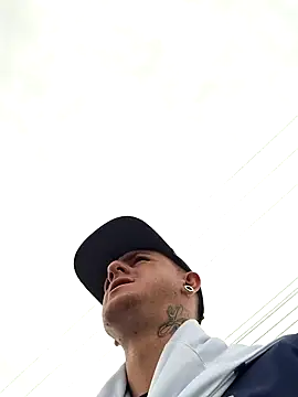 Snapshot of Bottz777 chatting on November 17, 2025, 5:19 pm Bottz777 online show from November 17, 2025, 5:19 pm