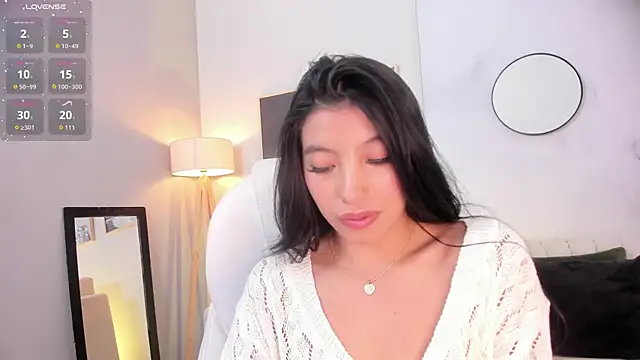 Tiffany Low online show from November 8, 2025, 1:22 pm