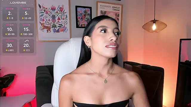 Tiffany Low online show from May 22, 2026, 2:01 pm