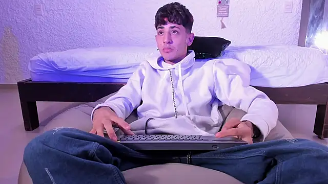 j martony online show from October 1, 2025, 11:49 am