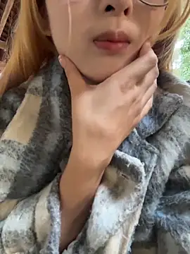 yuki june online show from December 22, 2025, 8:55 am