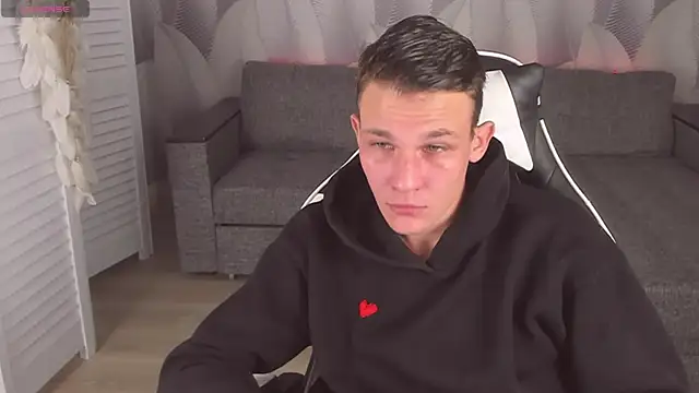 Snapshot of AdamGold01 chatting on November 14, 2025, 8:18 pm AdamGold01 online show from November 14, 2025, 8:18 pm