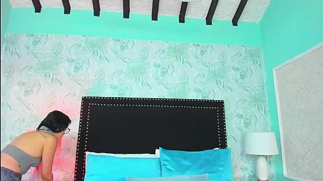 SamyySwet online show from April 14, 2026, 8:04 pm