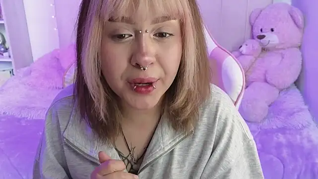NekoWaifu online show from May 11, 2026, 4:04 pm