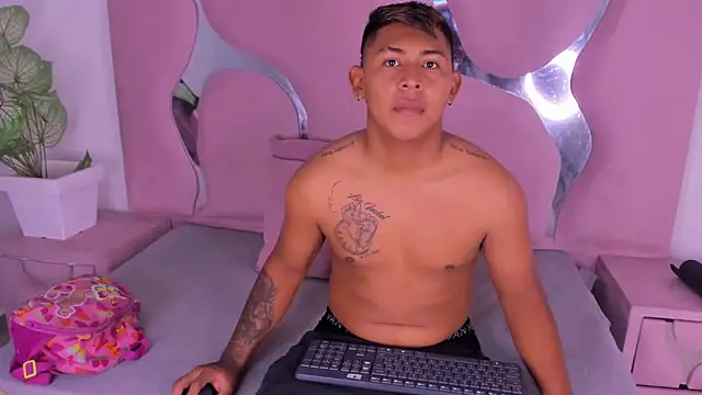 Mikeandmoonasm online show from November 12, 2025, 1:00 pm