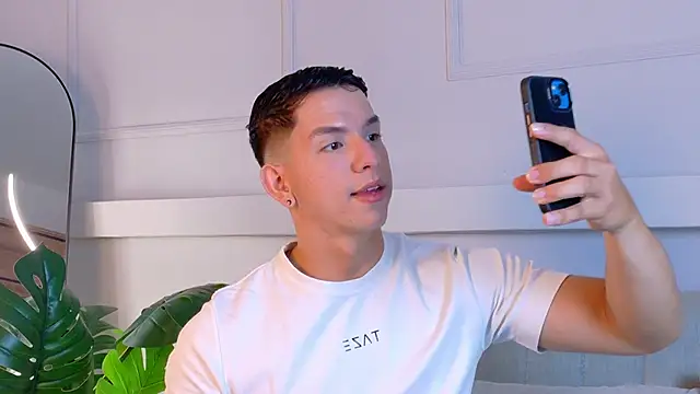 ZaneDawson online show from April 2, 2026, 7:44 pm