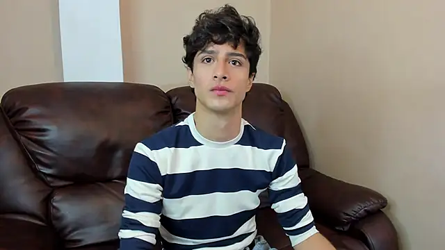 Snapshot of Xam_Collen chatting on December 20, 2025, 4:58 pm Xam Collen online show from December 20, 2025, 4:58 pm