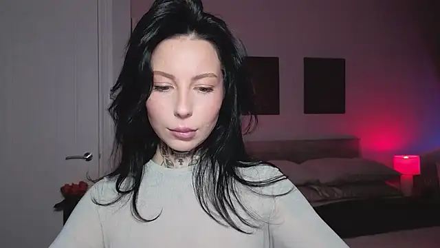 jeans-and-peach online show from November 19, 2025, 10:21 pm