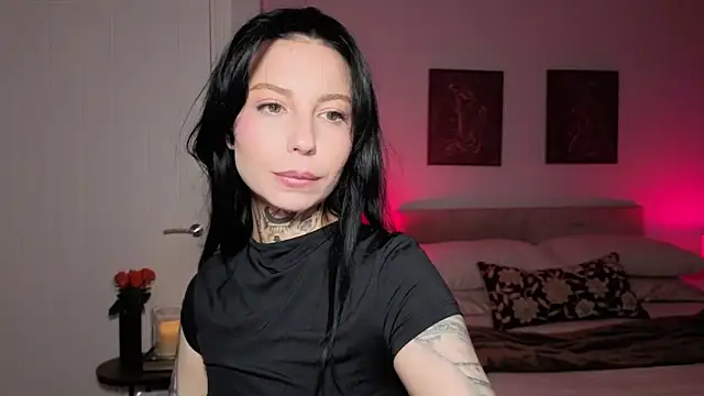 jeans-and-peach online show from November 20, 2025, 8:41 pm