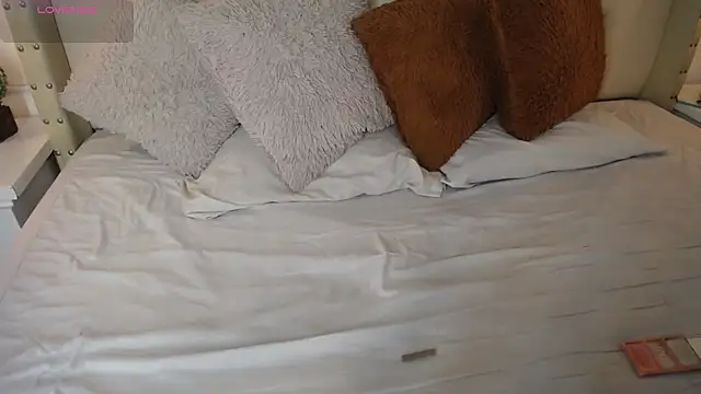 bycandy  online show from February 17, 2026, 1:07 pm