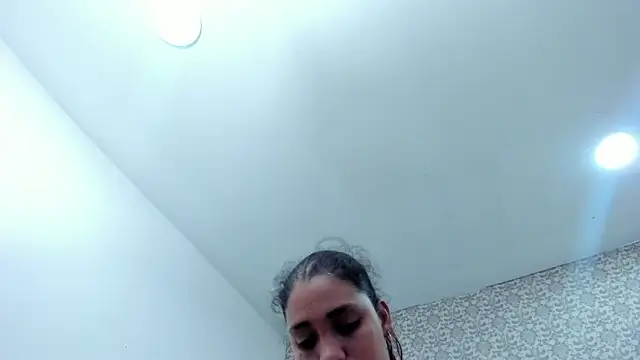 Hanna Marshall  online show from October 30, 2025, 11:22 am