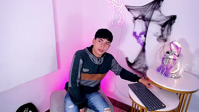 Peter chase online show from October 22, 2025, 7:46 pm