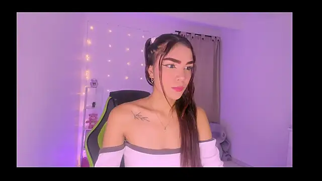 ashlysmith 01 online show from December 1, 2025, 4:06 am