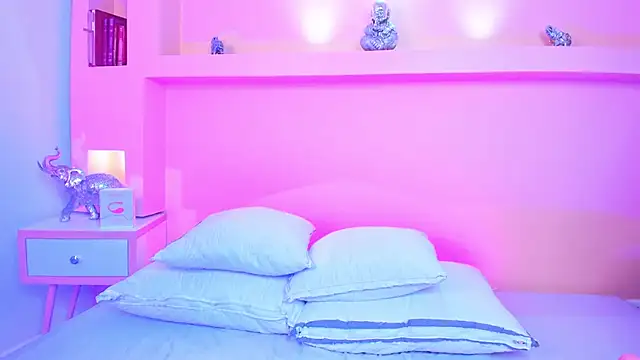 SofiaFontaiine online show from October 15, 2025, 3:50 am