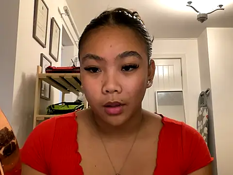 MissCherryyxox online show from October 3, 2025, 4:26 pm