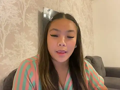 MissCherryyxox online show from October 7, 2025, 7:11 pm