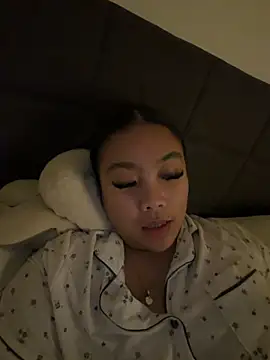 MissCherryyxox online show from November 4, 2025, 7:35 pm