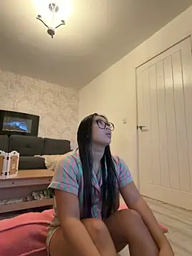 MissCherryyxox online show from November 9, 2025, 4:49 pm