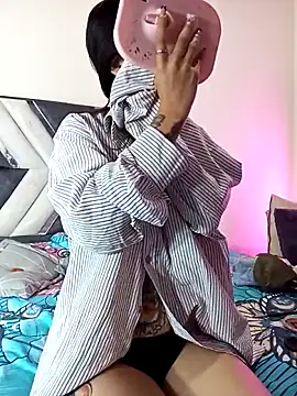 Emily Cat18 online show from September 17, 2025, 3:57 pm