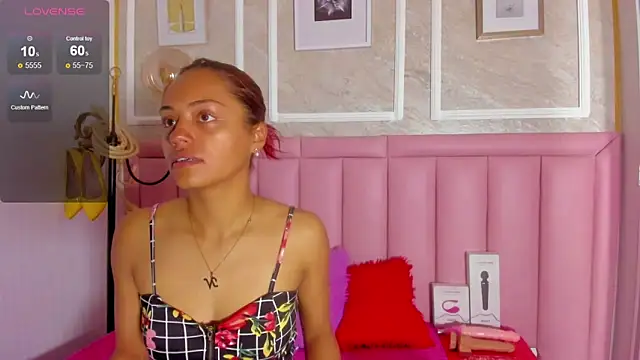 HoollyHendrix online show from February 7, 2026, 8:34 pm