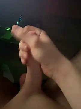 jstntz online show from April 3, 2026, 9:57 pm