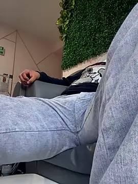 tomy hot20 online show from November 7, 2025, 9:26 pm