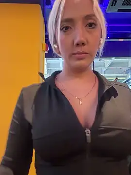 Snapshot of Isa_klein chatting on October 8, 2025, 9:56 pm Isa klein online show from October 8, 2025, 9:56 pm