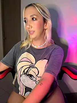 Snapshot of Isa_klein chatting on October 12, 2025, 6:29 pm Isa klein online show from October 12, 2025, 6:29 pm