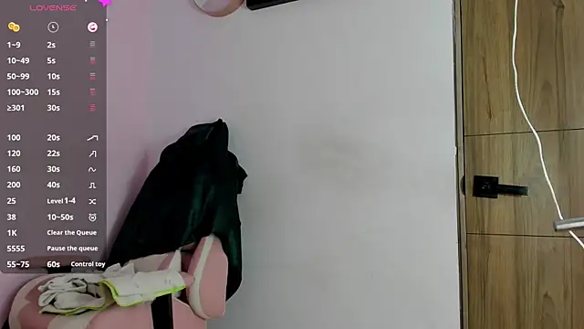 Yuni kim online show from November 26, 2025, 3:24 pm